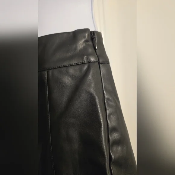 NWT Fashion Nova Vintage Demi Faux Leather Mini Skirt with shorts underneath - Picture 3 of 8